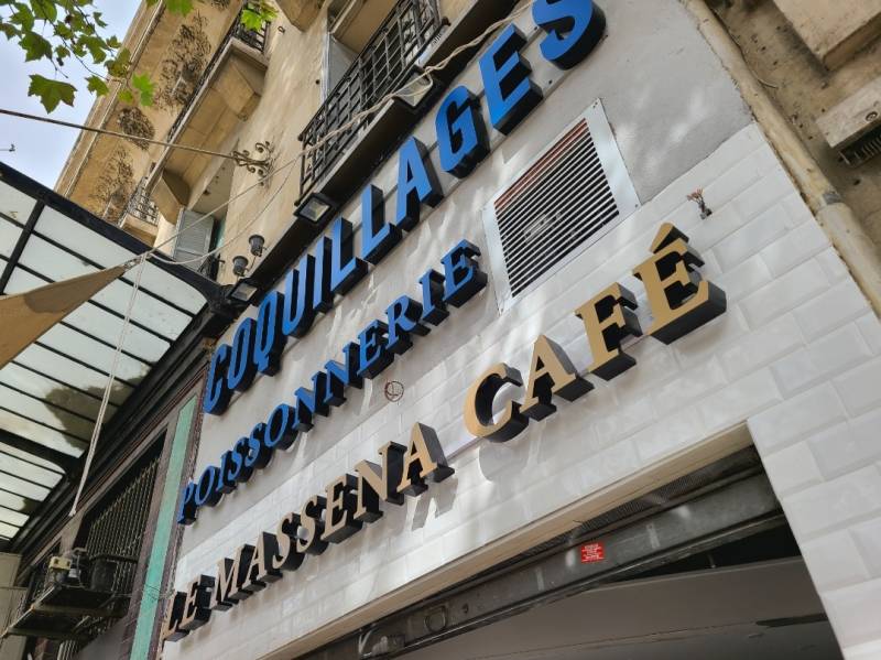 Transformation d une pizzeria en poissonnerie  Marseille